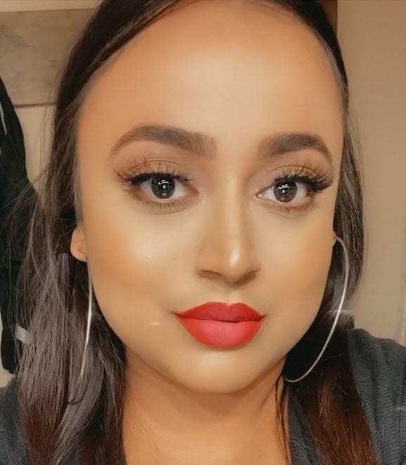 "¡Feliz cumpleaños papá! ¡Gracias por ser tú! Por todo lo qué haces y has hecho por mí y por siempre enseñarme algo nuevo".
<br>