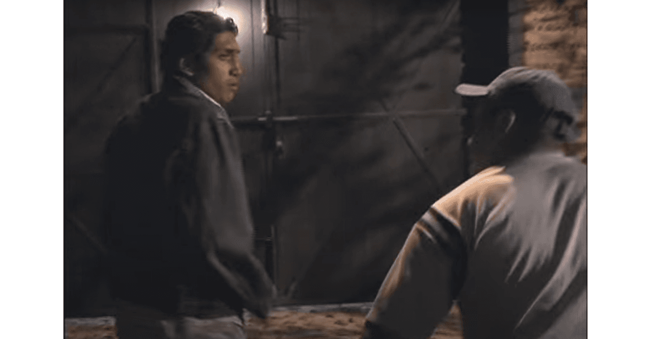 Tenoch Huerta en la película 'Déficit'