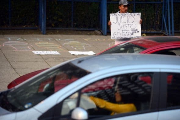"¿Qué queremos para Edgar Tamayo?... ¡Queremos libertad! (...) Exigimos el perdón para Edgar Tamayo", fueron las principales consignas de los manifestantes.