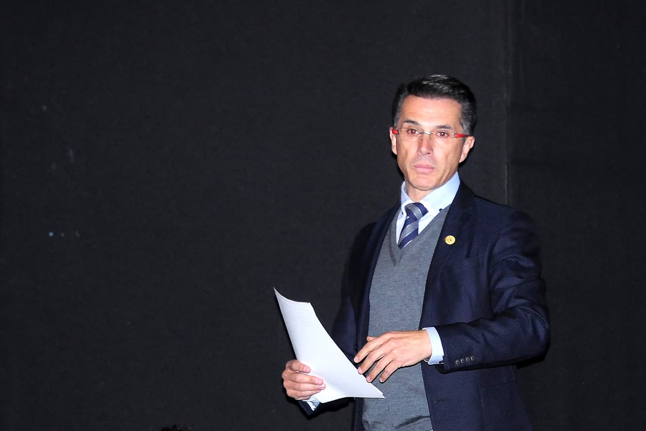 La defensa del actor ha sostenido que ese día hubo supuestas irregularidades en el proceso y han acusado al ahora exdiputado federal y actor Sergio Mayer de haber 
<b><a href="https://www.univision.com/famosos/hector-parra-denuncia-sergio-mayer-acusacion-abuso-sexual" target="_blank">ejercido "tráfico de influencias"</a></b> para que se actuara en contra de Héctor Parra. 
<br>