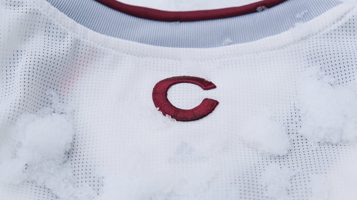 La 'C' en la parte posterior del cuello es un signo de identidad del estado de Colorado. (Colorado Rapids)