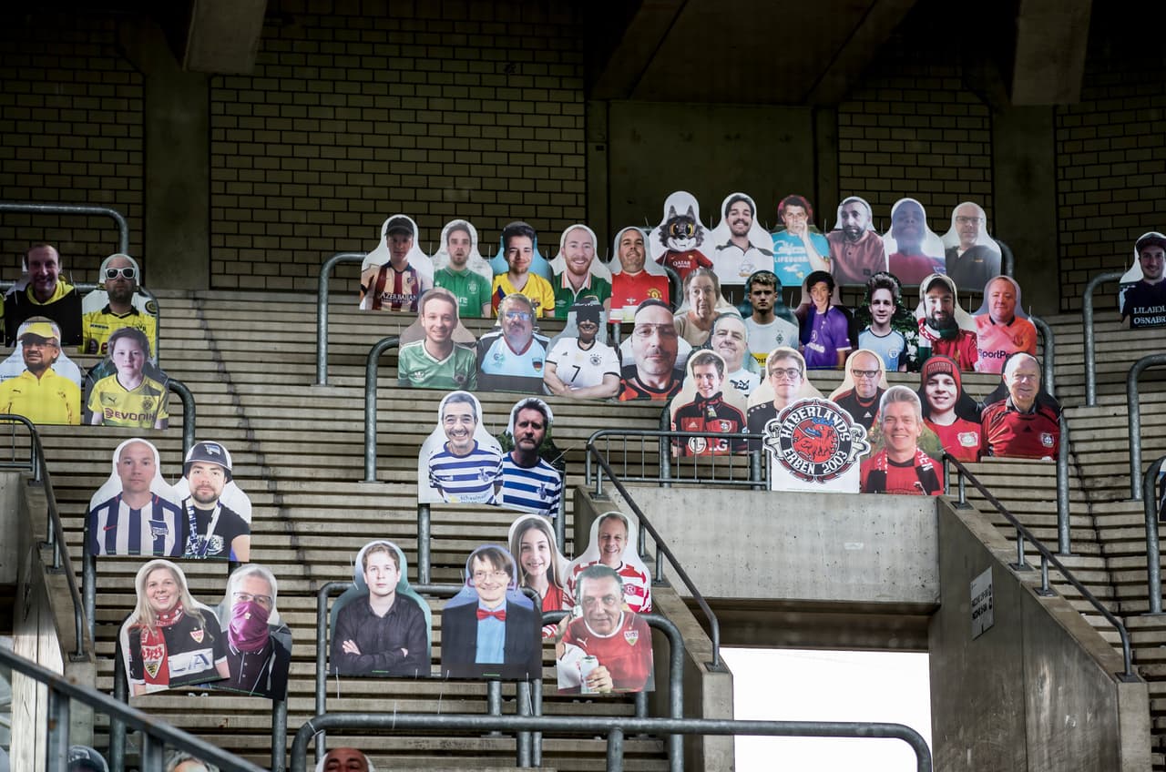 Así lució el Borussia Park en la Bundesliga. Los hinchas pueden enviar su foto y poco menos de 20 euros para ‘asistir’ al estadio. Lo recaudado se utilizará para apoyar a personas afectadas por el COVID-19.
