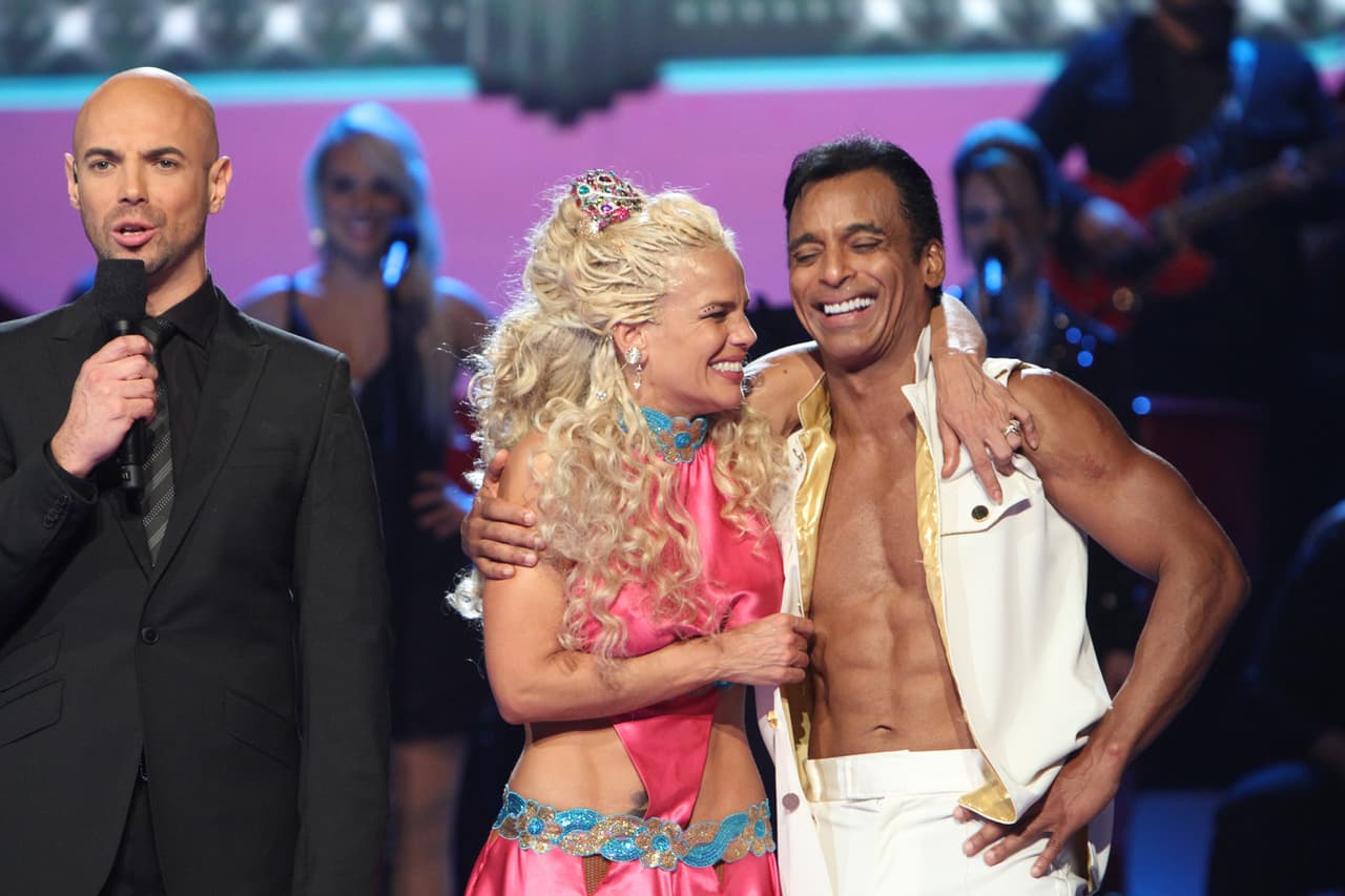 Hasta Niurka quedó rendida ante el cuerpo de Jon Secada.