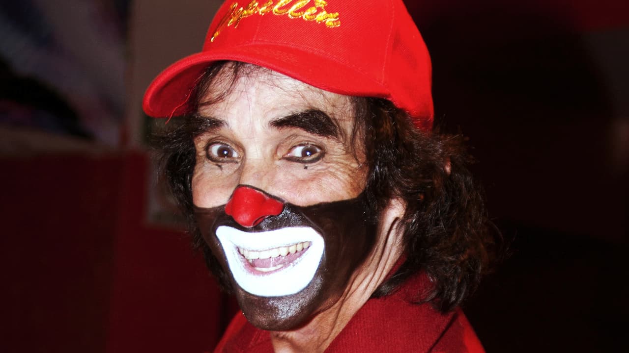 Ya en la víspera, su hijo, Ricardo González Jr., confirmó que desde el domingo 7 de marzo, su famoso padre 
<b><a href="https://www.univision.com/famosos/cepillin-es-hospitalizado-de-emergencia-y-sus-hijos-piden-oracion-por-el-video" target="_blank">estaba en terapia intensiva e intubado</a></b>. No solo eso, los médicos le diagnosticaron un linfoma (cáncer del sistema linfático), el cual le fue detectado tras la cirugía que sufrió por la caída que lo llevó a estar internado desde el pasado 27 de febrero. 
<br>