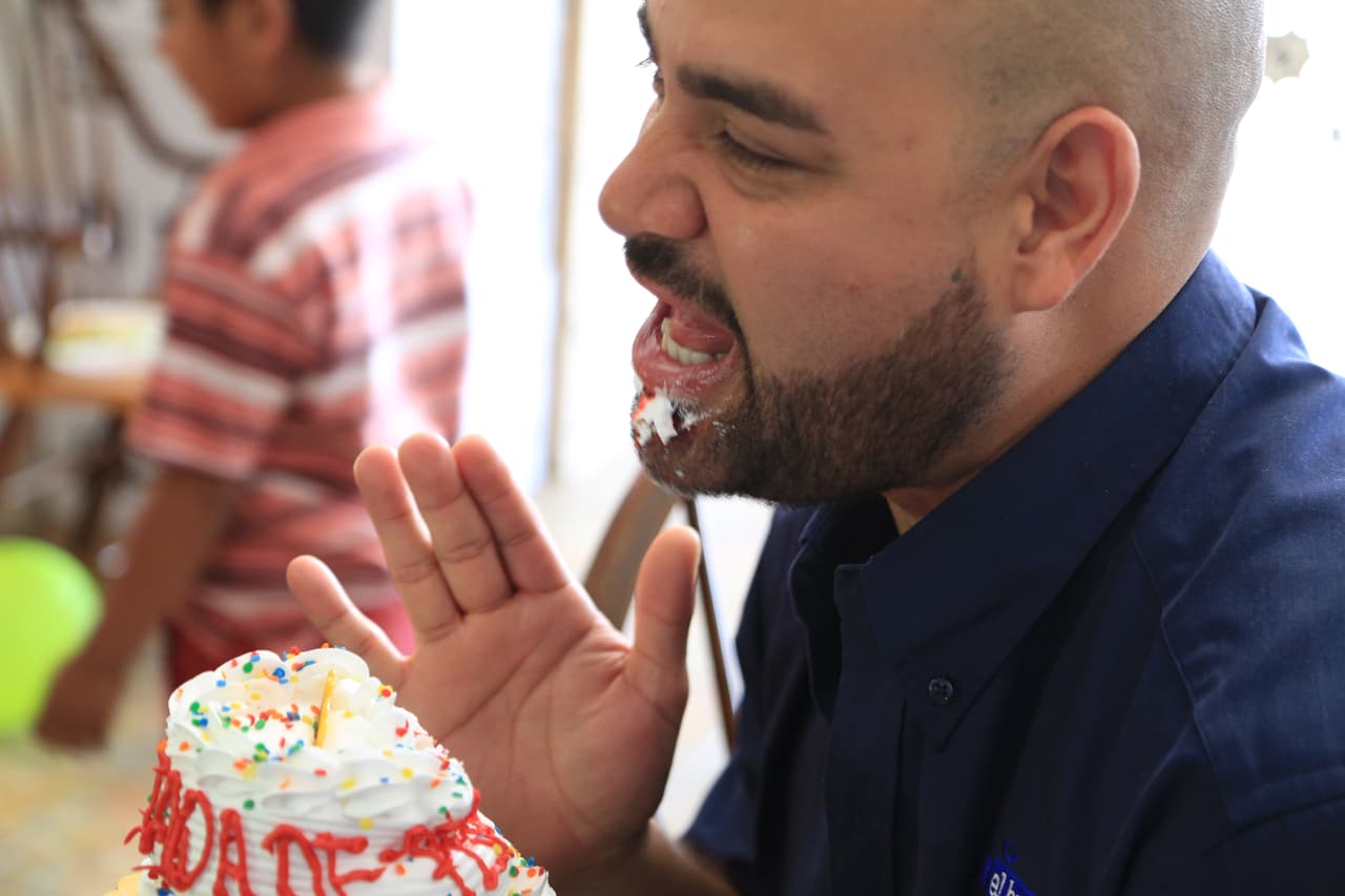 Y la mordida no podía faltar.