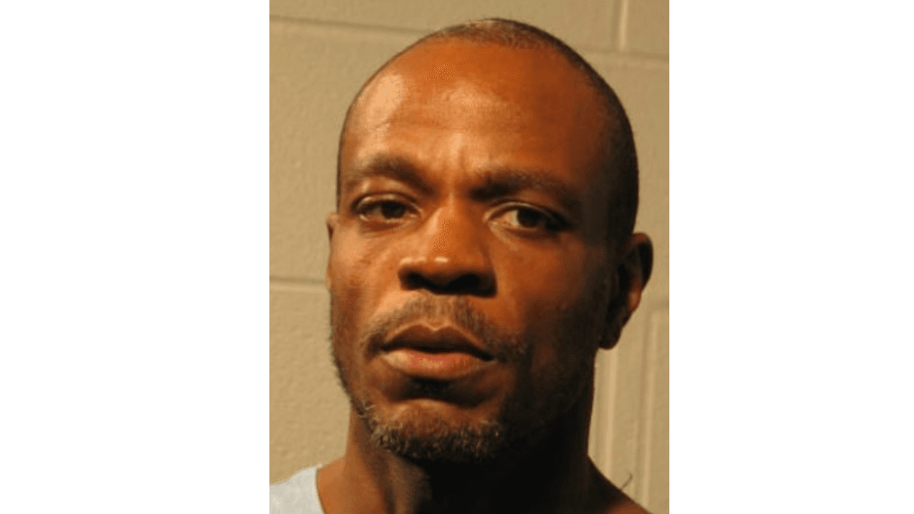 Hombre acusado de balear a un oficial de CPD y a una mujer recibe cargos de intento de asesinato