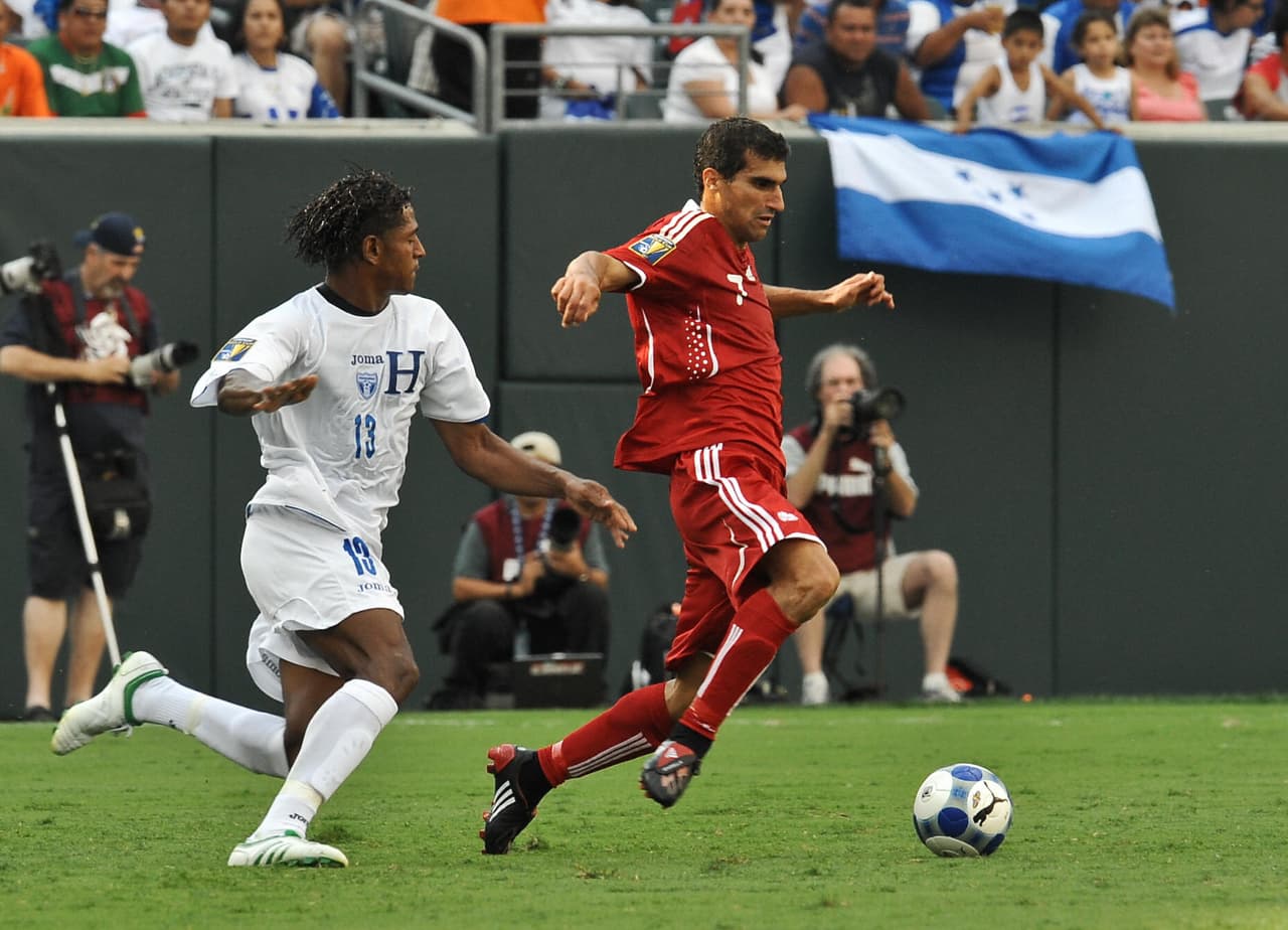 Cinco años después se celebró la primera Copa Oro en el estadio, en este caso los cuartos de final, cuando Honduras derrotó a Canadá 1-0 y EEUU a Panamá 2-1. EEUU luego derrotó a Honduras 2-0 en la semifinal pero cayó goleado por México 0-5 en la final.