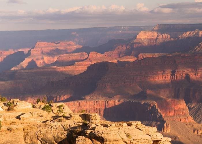 El Gran cañón es uno de los destinos turísticos más populares de Estados Unidos; cada año recibe a alrededor de cinco millones de personas.