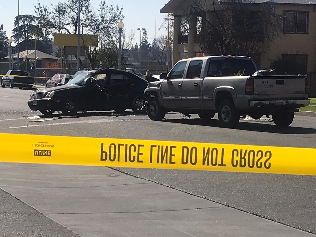 Cierran tramo de la avenida Blackstone en Fresno tras choque mortal