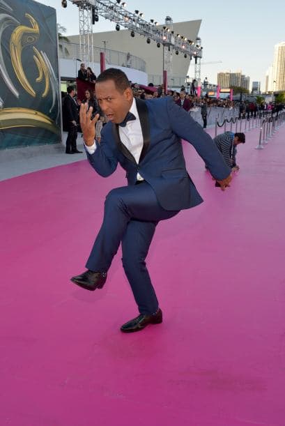 Tony Dandrades se aventó unos pasitos de baile.