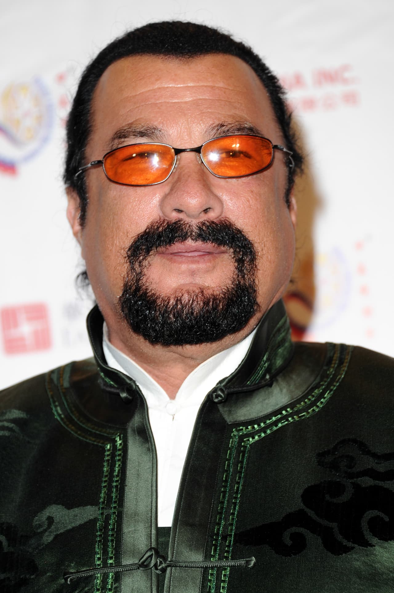 Actualmente, Seagal continúa combatiendo el crimen, pero como ayudante de policía en Nuevo México.