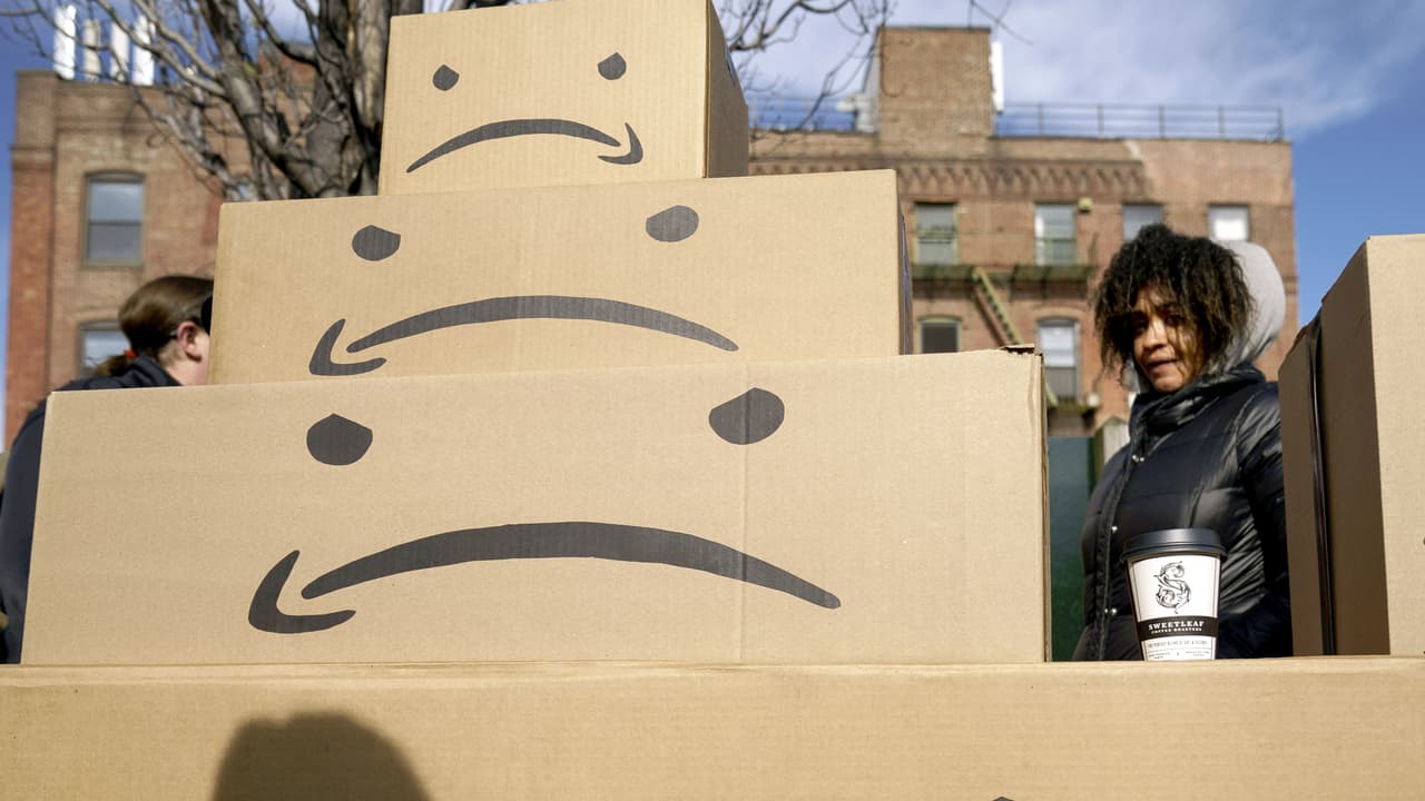 "They have money and we don’t have anything": residents from a Latino neighborhood fear Amazon will drive them out of their homes