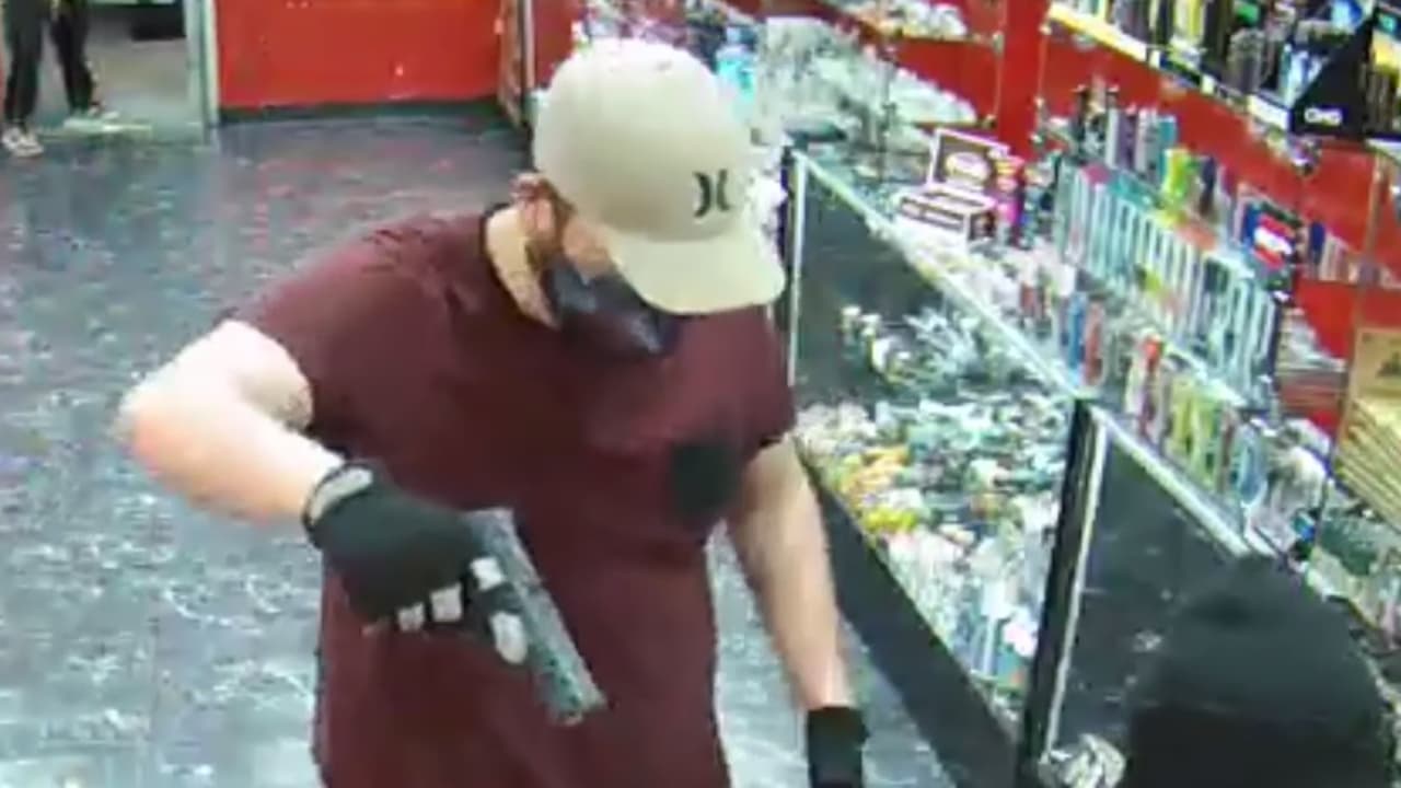 $5,000 de recompensa por información que lleve a capturar a asaltantes de tienda en Houston