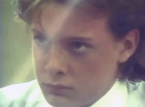 En 1984, cuando apenas tenía 15 años de edad, la actriz participó en la filmación del video 'Palabra de honor' de Luis Miguel.