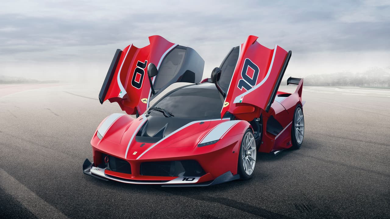 <b>Ferrari LaFerrari FXX K</b>
<br>Precio: 2.7 millones de dólares