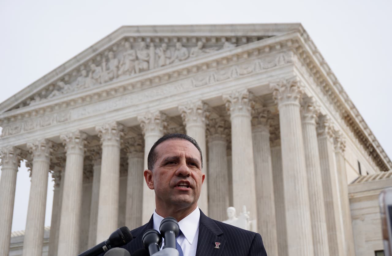 Las razones contrarias. El abogado Randolph Ortega, que defiende al agente de la Patrulla Fronteriza Jesús Mesa, ante la Corte Suprema, en Washington DC. Según él, la Constitución de Estados Unidos no puede proteger de ninguna manera a Sergio Hernández porque murió en México.