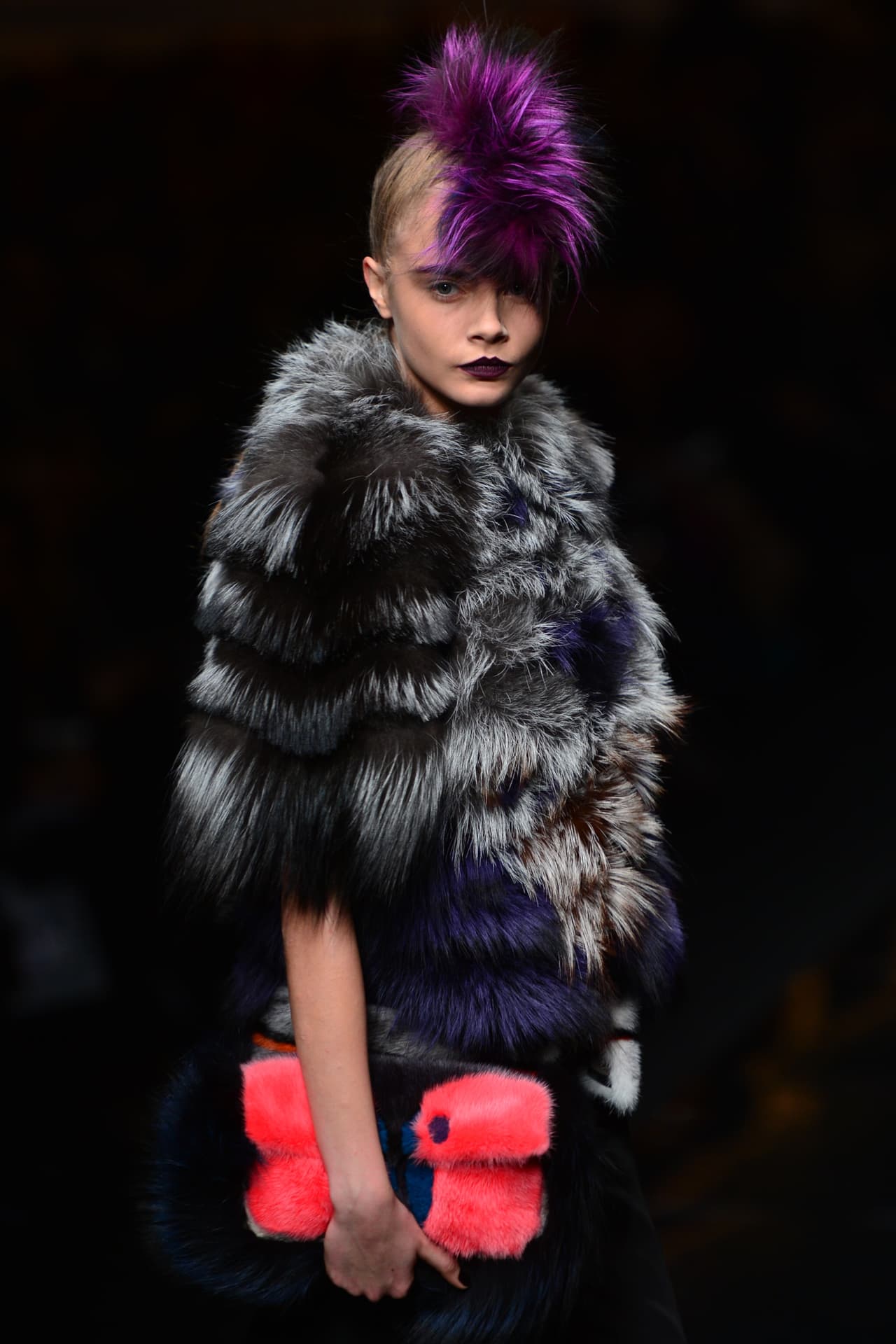 En el periódico señalan que Sara Doukas, fundadora y directa de la agencia, se encuentra aparentemente devastada ante la salida de Delevingne.