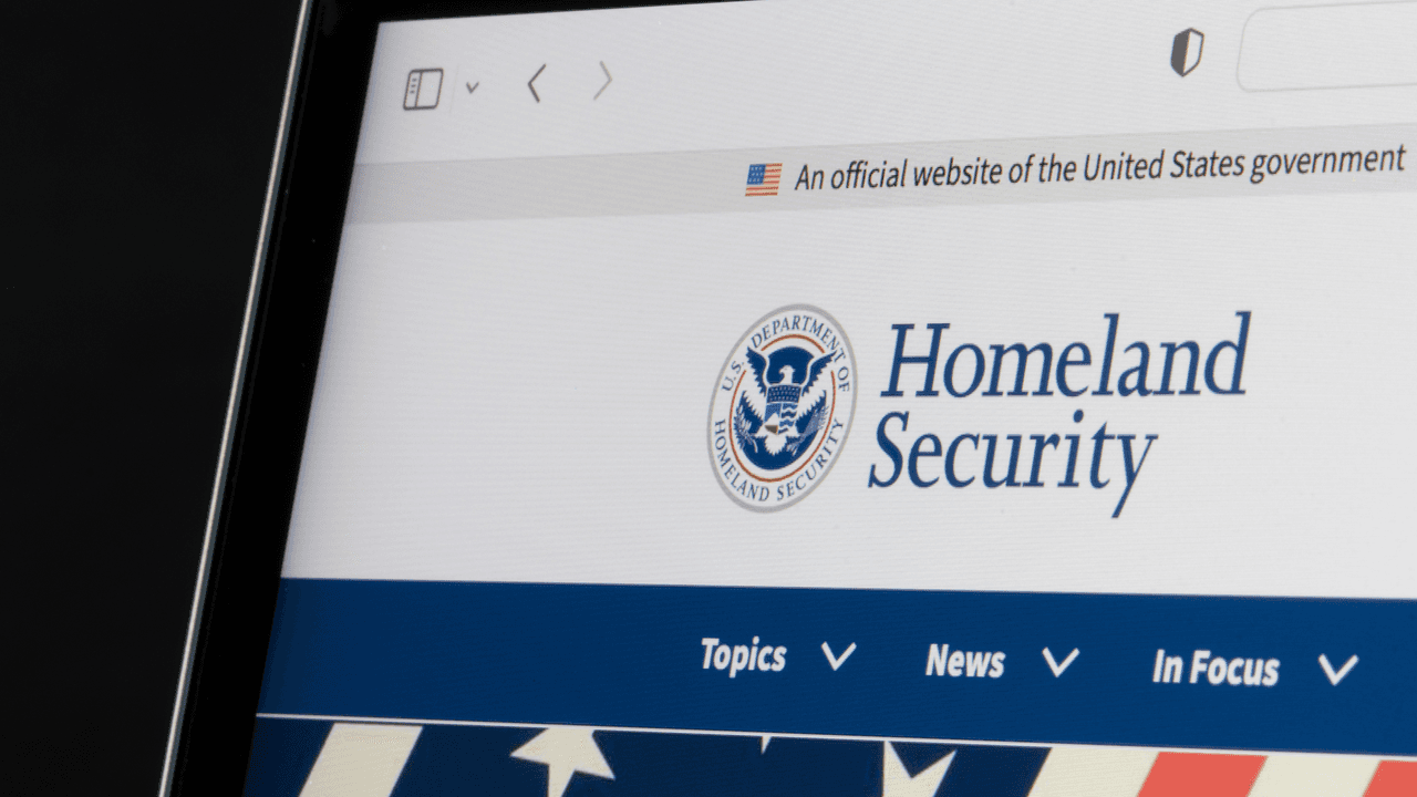 <b>Puedes tramitar este I-94 provisional dentro de los siete días antes de tu visita a Estados Unidos</b>. El gobierno recuerda que este documento no es garantía de que un oficial de inmigración otorgará entrada al país.