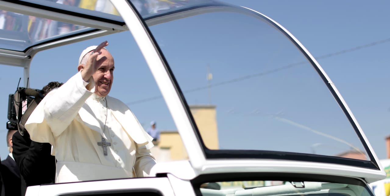 El Papa Francisco salió de la Nunciatura Apostólica rumbo a Campo Marte para abordar el helicóptero que lo llevó hasta el lugar donde ofició la santa misa.