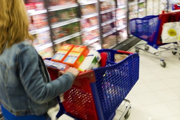 Organízate. Retoma nuevamente la rutina del día, puede ser más sencillo y práctico si preparas una lista de súper con todo lo que necesitarás para la semana, así evitarás comprar cosas no necesarias o alguna golosina.