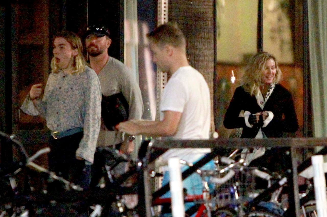 Durante este proceso, Madonna terminó debiéndole sobre $50 millones de dólares a Guy Ritchie por sus propiedades.