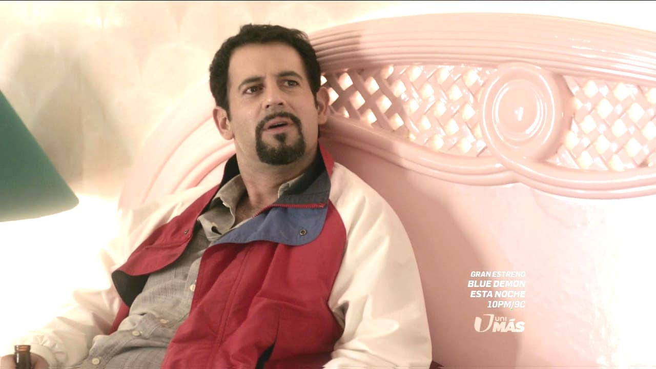 A Juan no parece importarle el sufrimiento de Jenni.