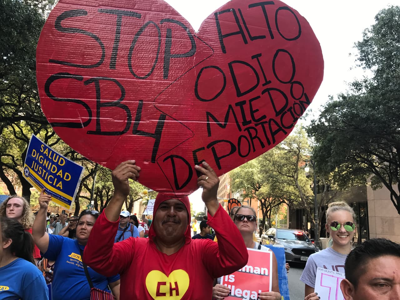 A falta de tres días para que el presidente Trump anuncie su decisión sobre DACA, inmigrantes de diversas partes de Texas llegaron a Austin a apoyarlos.