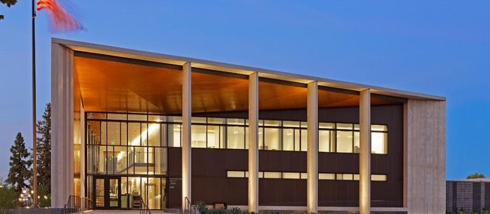 Gobierno enjuicia dos médicos de Bakersfield por no atender paciente con VIH