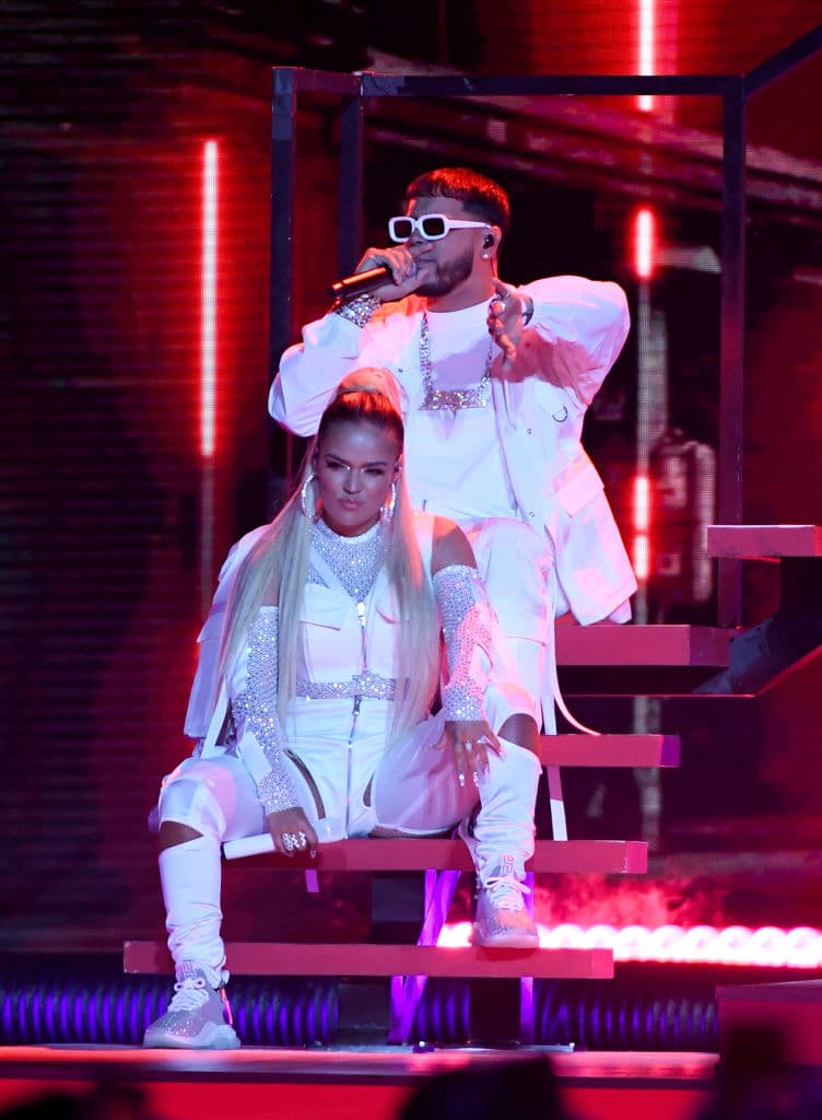 <b>Karol G y Anuel AA</b> anunciaron su separación después de casi tres años de relación, sin embargo ambos han dejado entrever que aún se quieren.