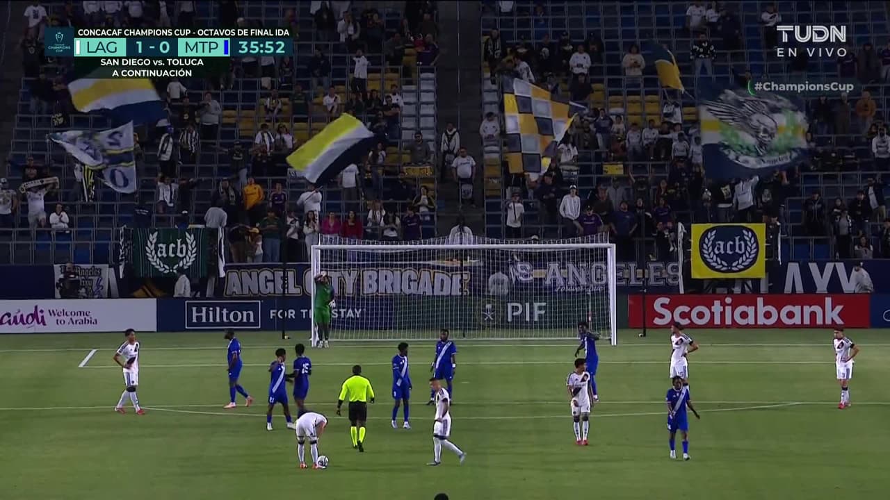 ¡TIRO ATAJADO! disparo por Erik Thommy.