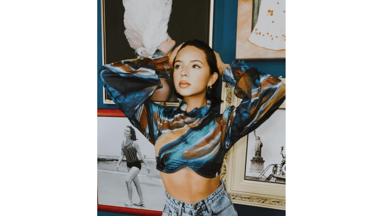 Los sueros e hidratante son productos que no faltan en la rutina de la cantante.