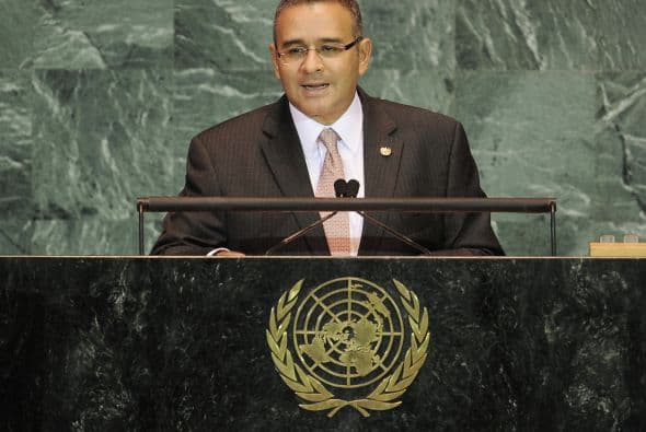 A nombre del presidente Mauricio Funes, la Asamblea Legislativa rindió un minuto de silencio en memoria de las víctimas.