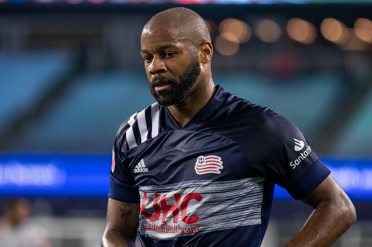 Andre Farrell es garantía en la última línea de New England Revolution, que el miércoles empató sin goles frente a Nashville SC y se mantiene como líder de la clasificación general.
<br>