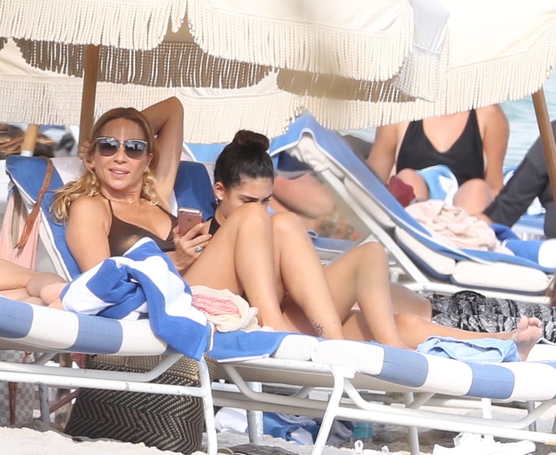 Se desnudó para una publicación contra el cáncer de mama.