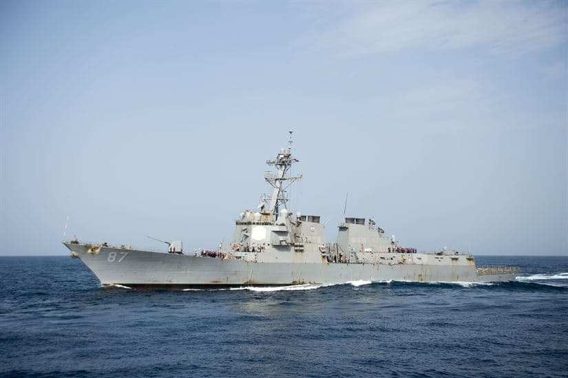EEUU bombardea radares de los rebeldes en Yemen tras disparos de misiles cerca del USS Mason