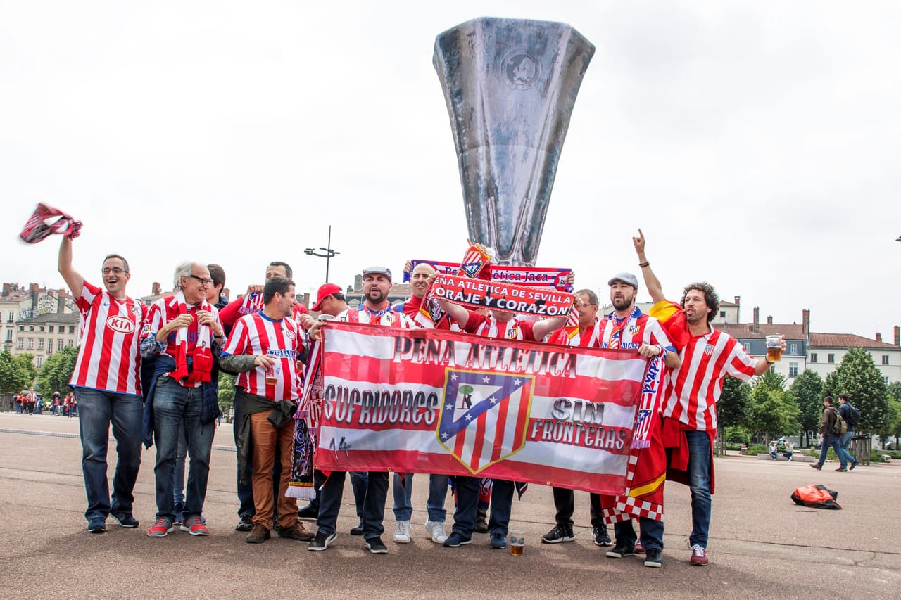 Los aficionados del Atlético de Madrid y Marsella se tomaron las calles de Lyon desde muy temprano, este miércoles, en la previa de la gran final de la UEFA Europa League. Gran ambiente en la ciudad francesa en donde el título estará en juego.