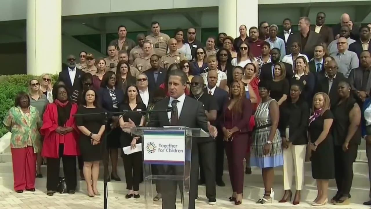 Lanzan programa para combatir la violencia juvenil en las escuelas de Miami-Dade