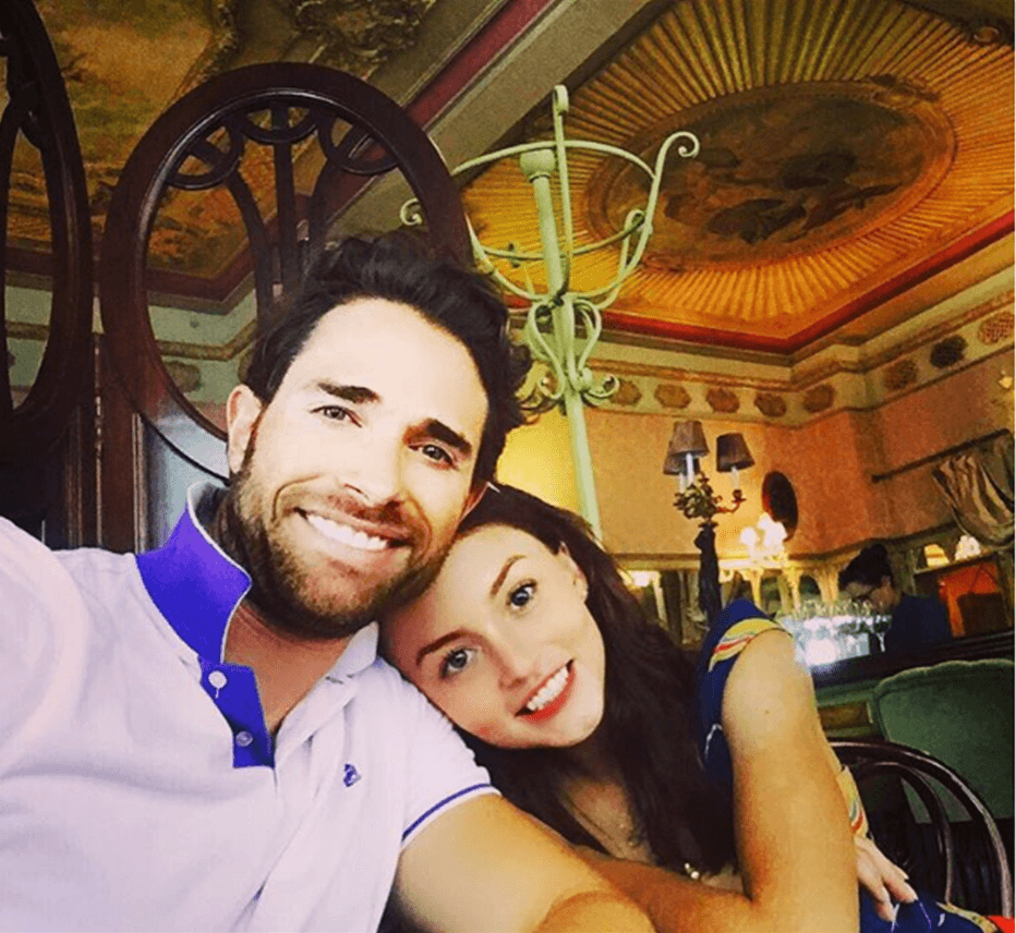 En especial con Sebastián Ruli, porque es su novio y lo ama con todo su corazón.