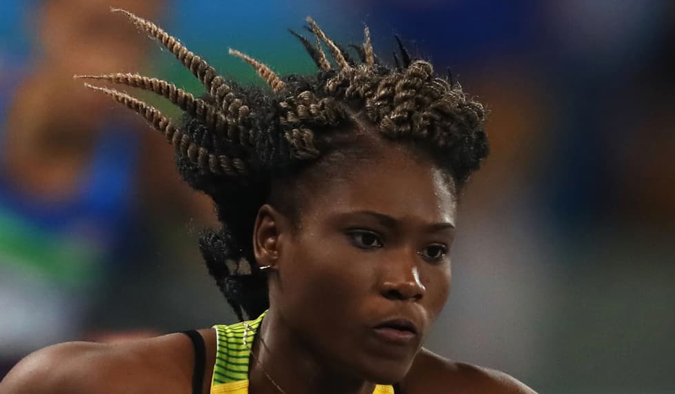 Las torsiones del pelo de 
<a href="https://www.instagram.com/ristananna400mh/">Ristananna Tracey</a> atrajeron miles de miradas. Las 
<i>Havanas</i> o 
<i>Marley Twist</i> de la jamaiquina la hicieron ver fantástica. Para lograr este tipo de peinado, es necesario trabajar de manera individual cada mechón, mientras el pelo está mojado pues es cuando se debe de dar forma con ayuda del producto para estilizarlo. Lograr este tipo de resultados, toma tiempo, pero obtendrás un resultado único.