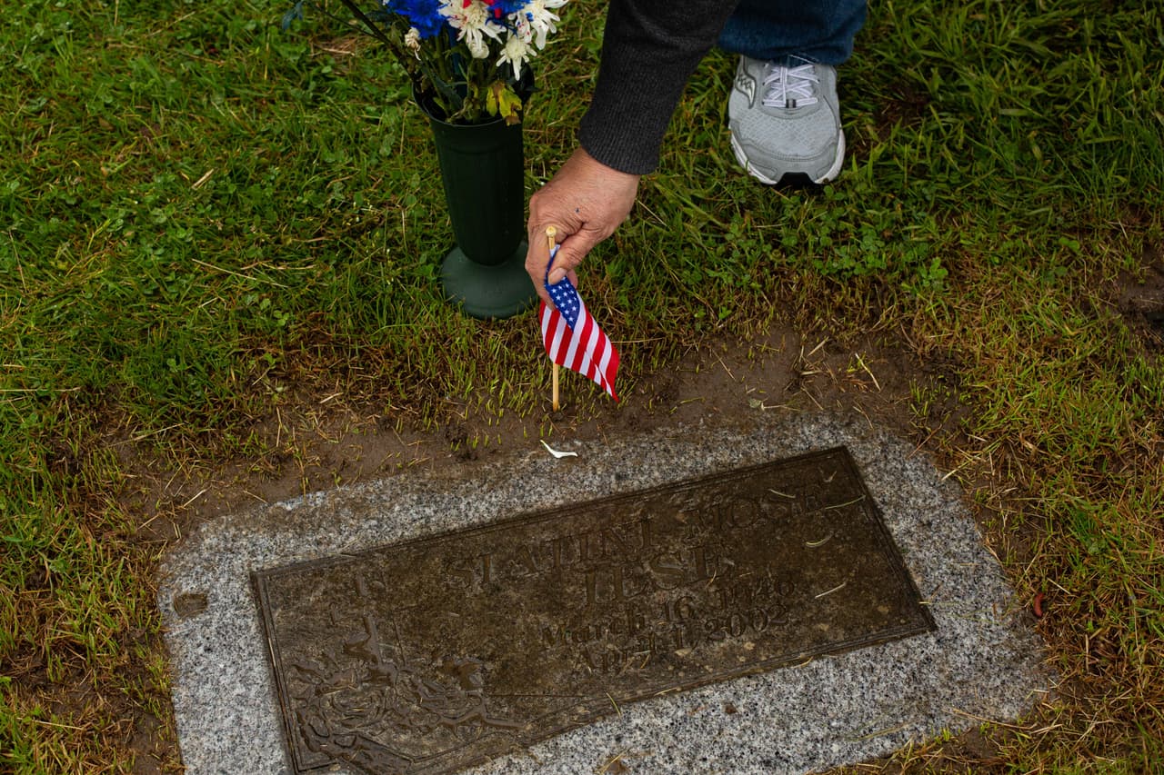 Illinois reporta 1,111 nuevos casos de coronavirus cuando se prepara para reabrir más su economía 