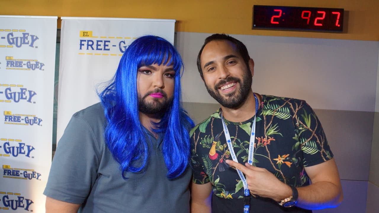 El Tambochi pago la apuesta contra El Compa Ivan cambiando de 'look' por un día.