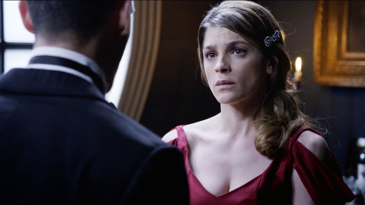 En El Hotel de los Secretos, después de tanto tiempo Isabel se enteró que su padre tuvo un romance con Ángela y que Andrés es su hermano.