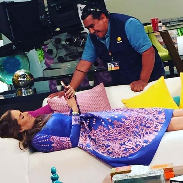 Miren lo estresada que está Galilea mientras trabaja.