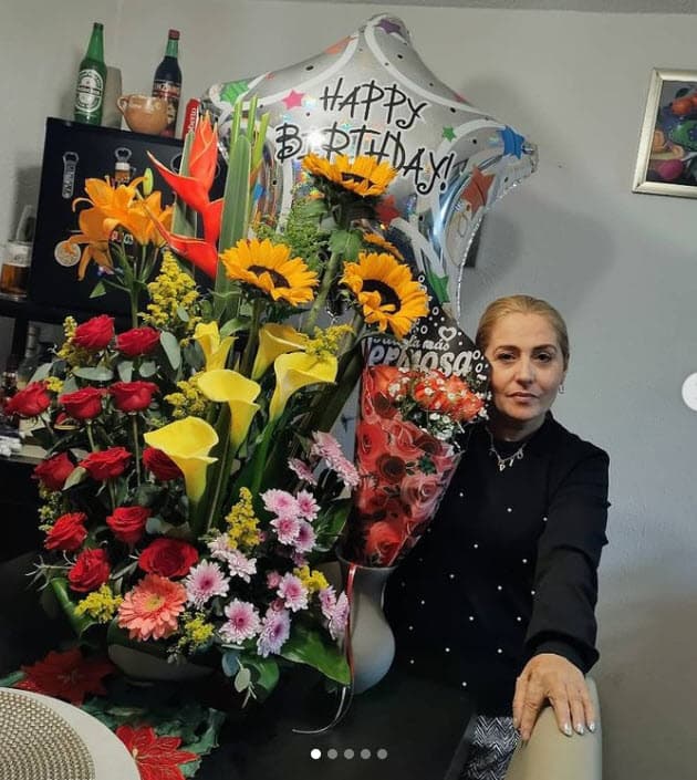 Sin embargo, en otras imágenes, la mirada de la señora reflejó la tristeza ante lo que ha enfrentado como madre. 
<br>