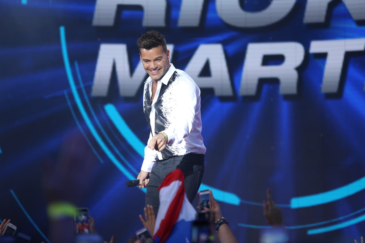 Laura, Ricky y Alejandro son unos jueces divinos. Let's check out their looks.