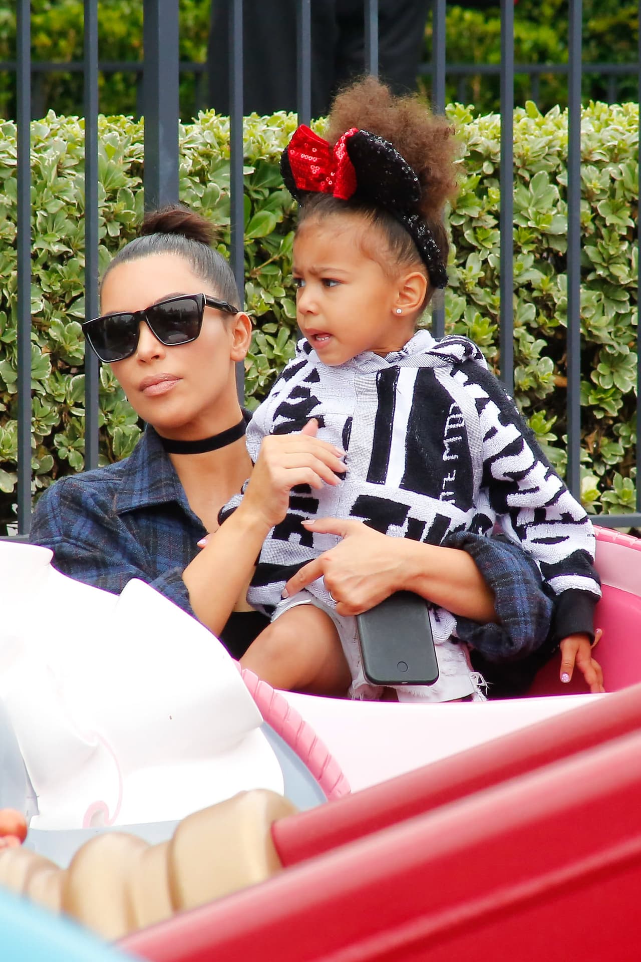 Eso sí, tenía unas coquetas orejitas de Minnie Mouse.