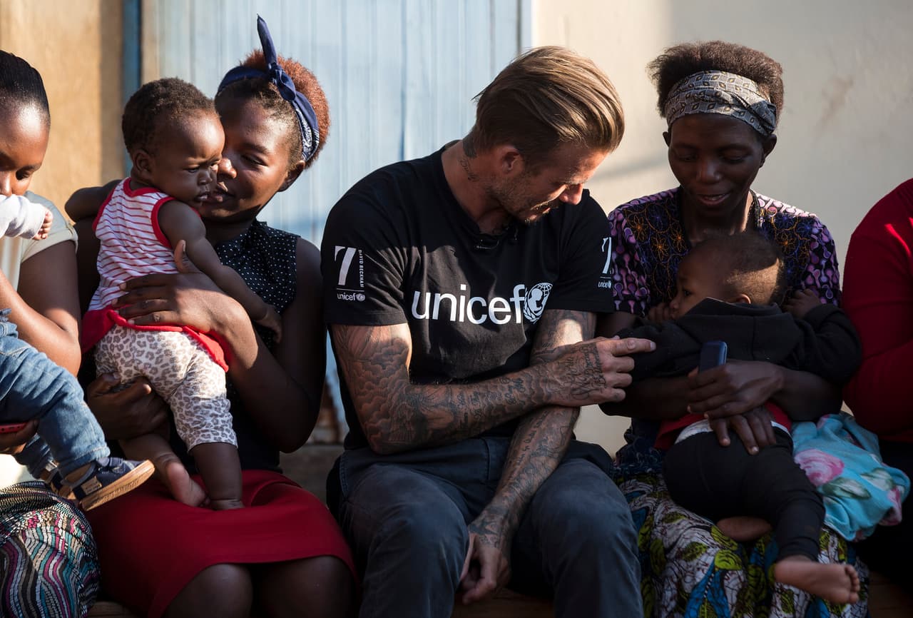 David Beckham es un embajador de la buena voluntad de la UNICEF y lanzó el programa llamado 7, donde ha ayudado a cambiar la vida de niños en situaciones vulnerables, en especial de niñas que sufren de violencia y que en diversos casos, son obligadas a contraer matrimonio a muy temprana edad.