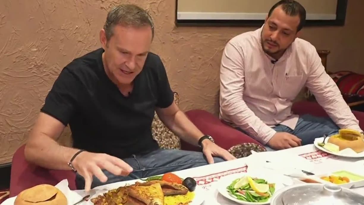 Alan Tacher quedó fascinado al probar los platillos tradicionales del Golfo Pérsico