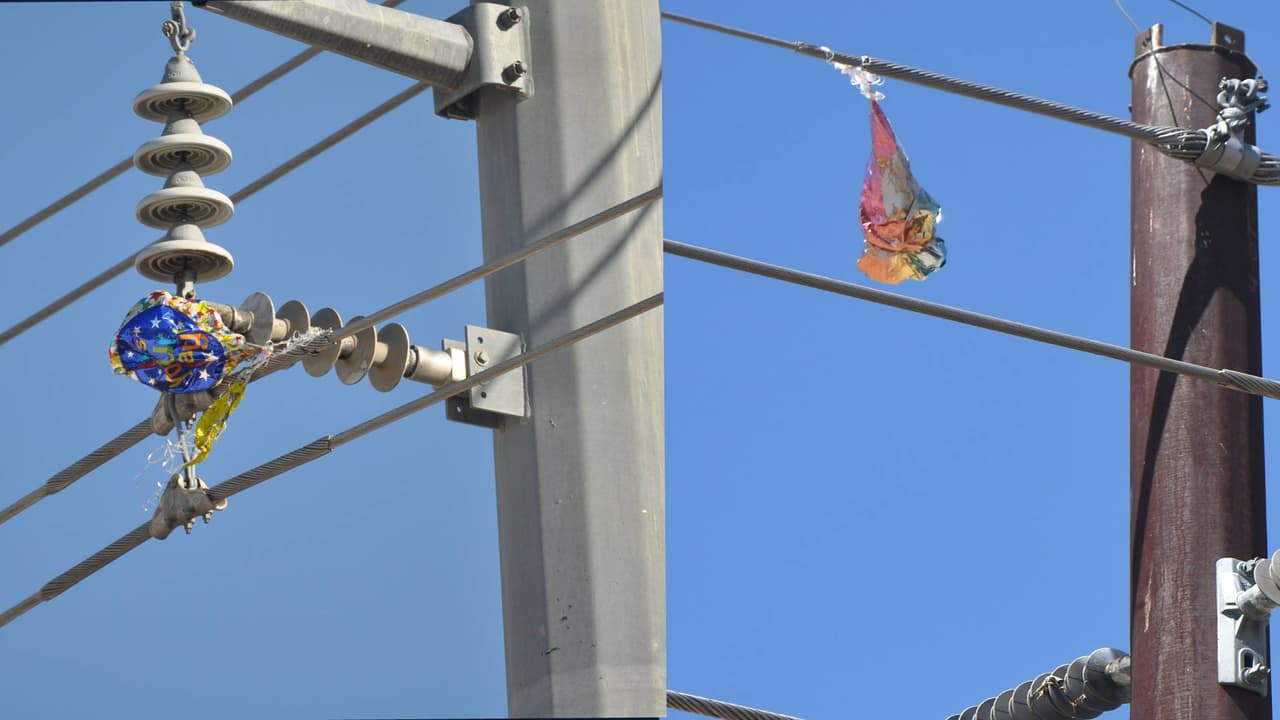 SRP pide que no deje volar sus globos durante las celebraciones de graduación en Arizona