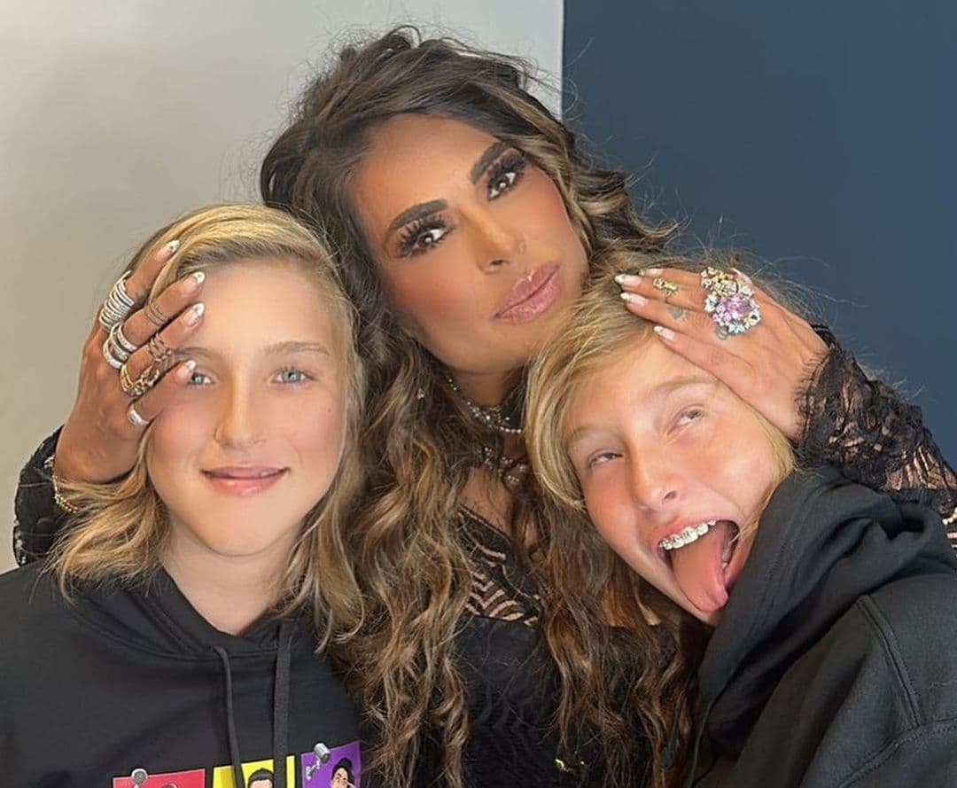 Galilea Montijo junto a Claudio y su hijo Mateo.